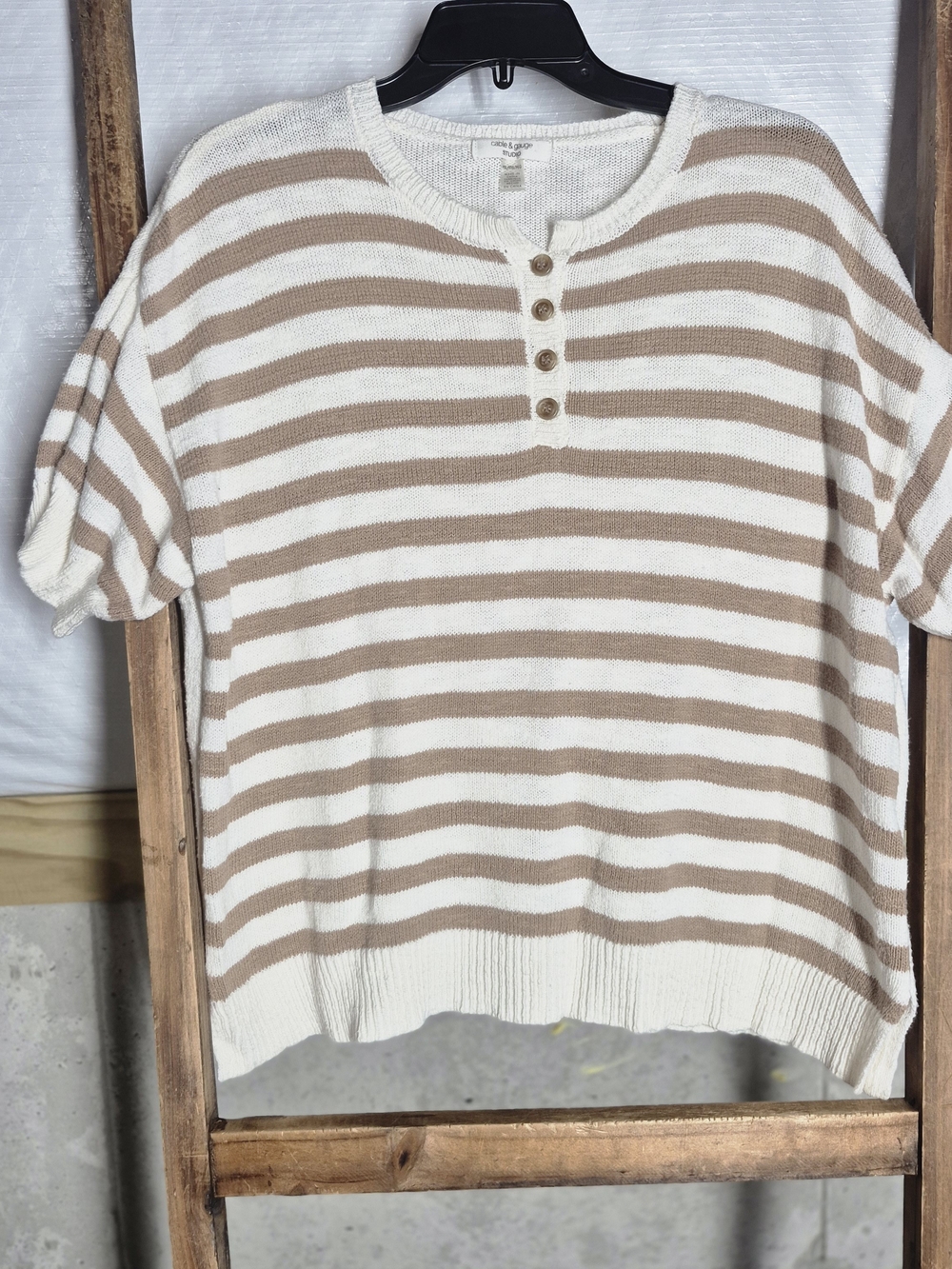 Cable & Gauge Cream and Tan Striped Henley Short-Sleeve Sweater